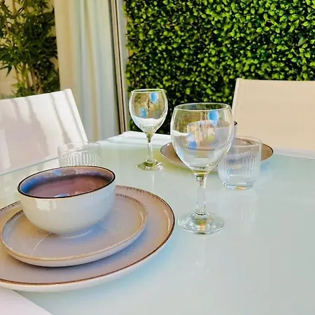 Apartman Serene 1-br Retreat,private Garden,